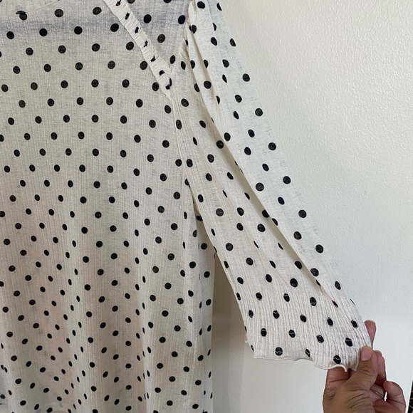 Zara Black and ivory Polka Dot Blouse with ruffles size medium - Picture 4 of 7